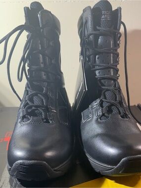 Tactical boots by Belleview